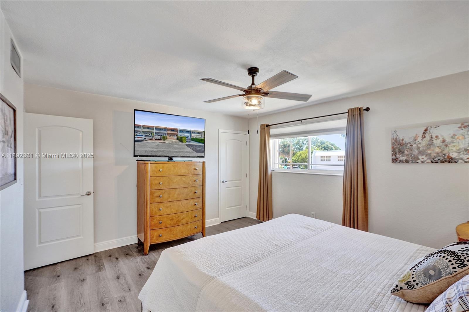 FIRST ADDN TO PALM SPRING - Residential