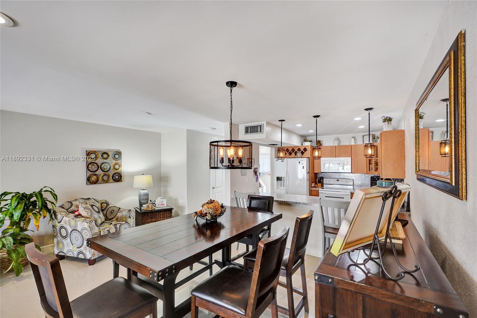 FIRST ADDN TO PALM SPRING - Residential