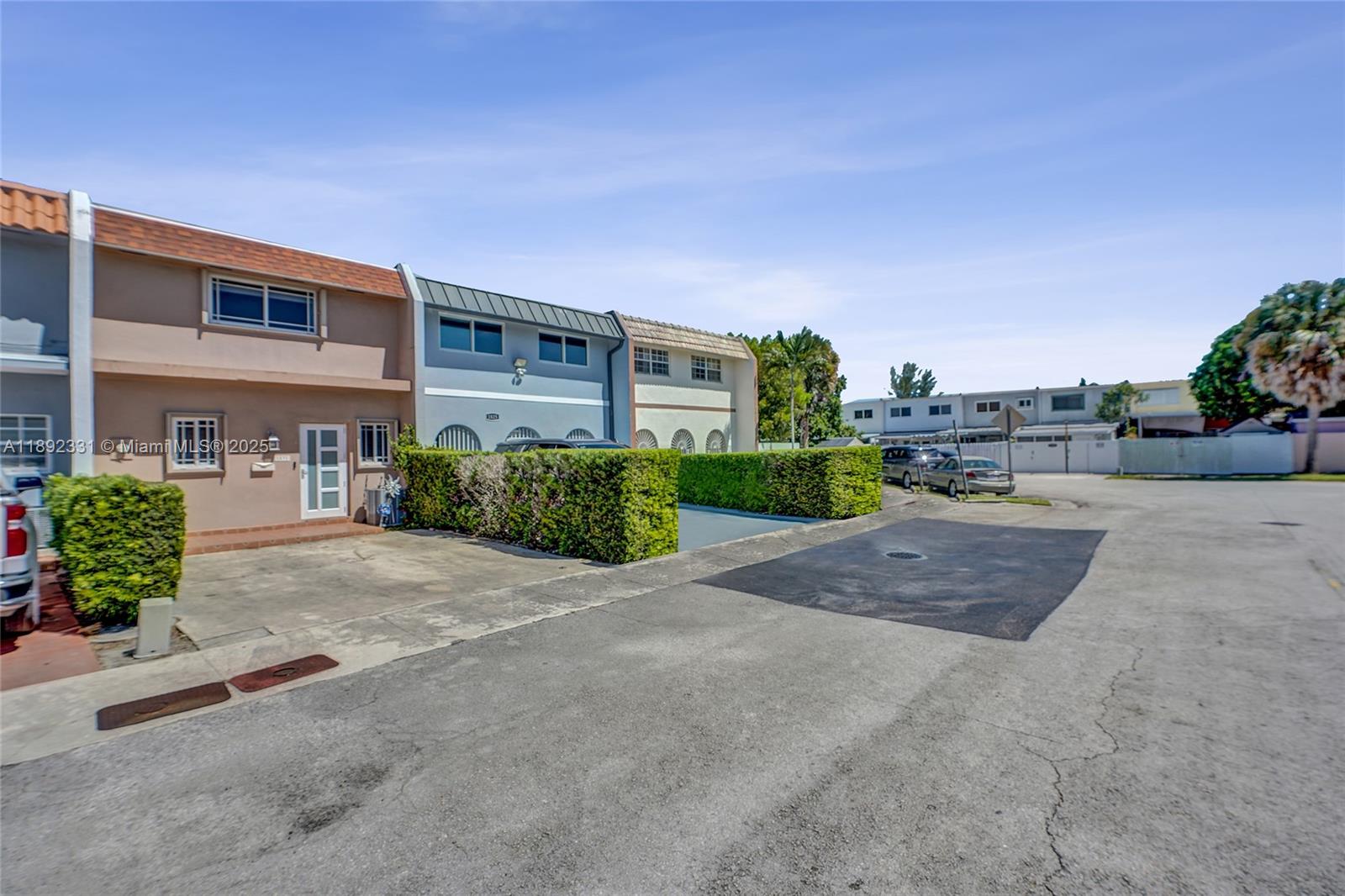 FIRST ADDN TO PALM SPRING - Residential