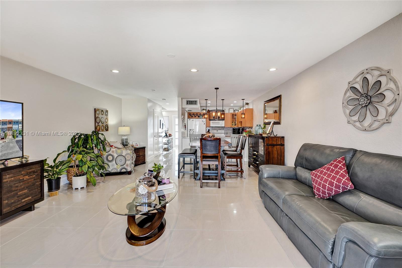 FIRST ADDN TO PALM SPRING - Residential