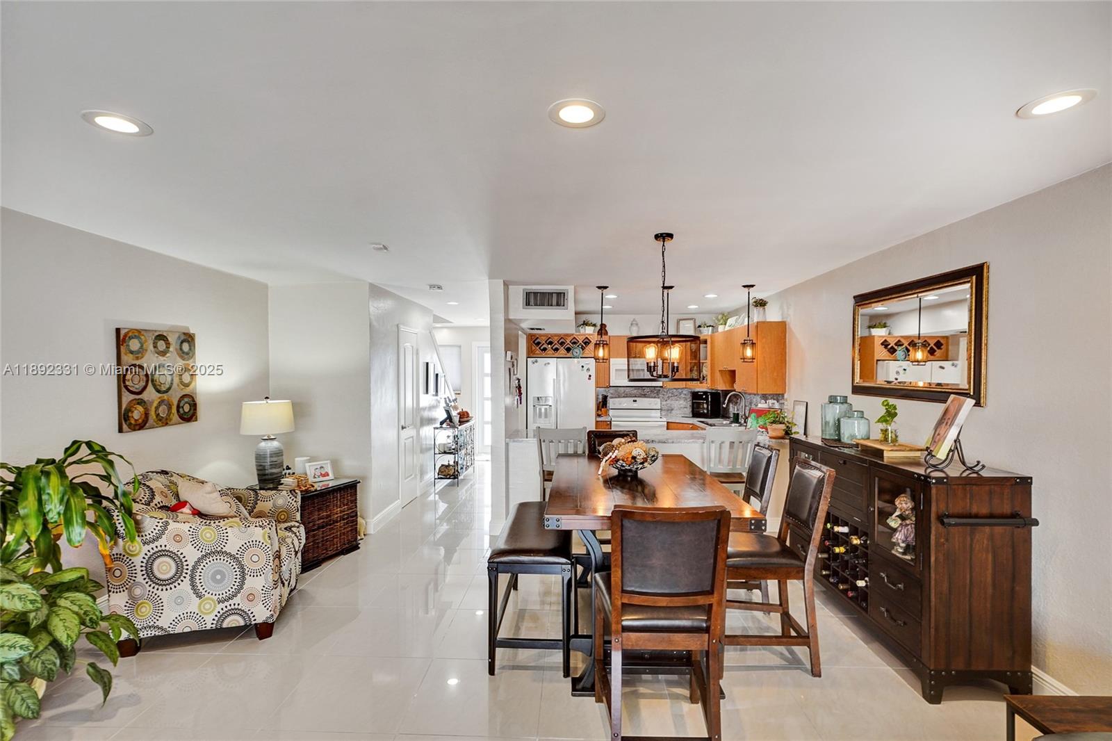 FIRST ADDN TO PALM SPRING - Residential