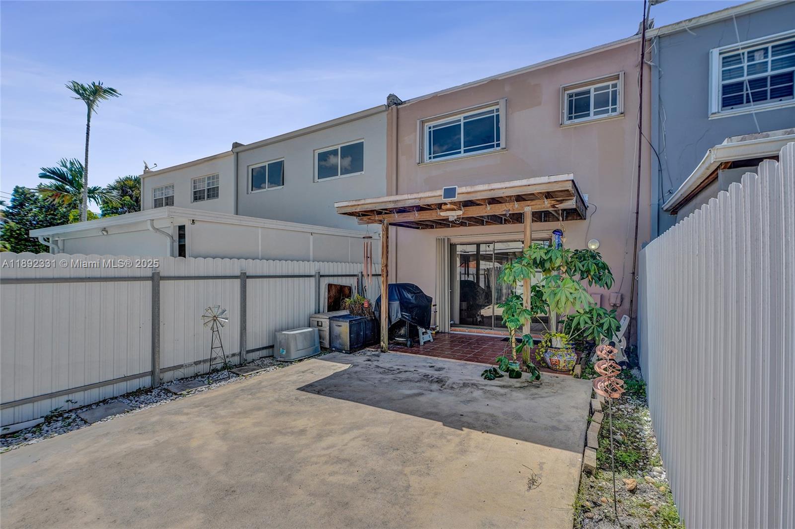 FIRST ADDN TO PALM SPRING - Residential