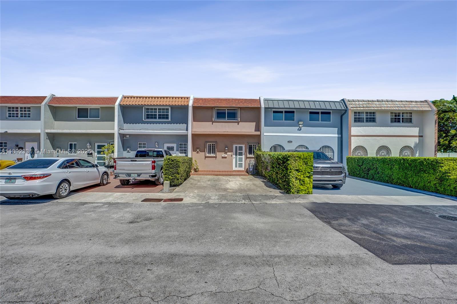 FIRST ADDN TO PALM SPRING - Residential