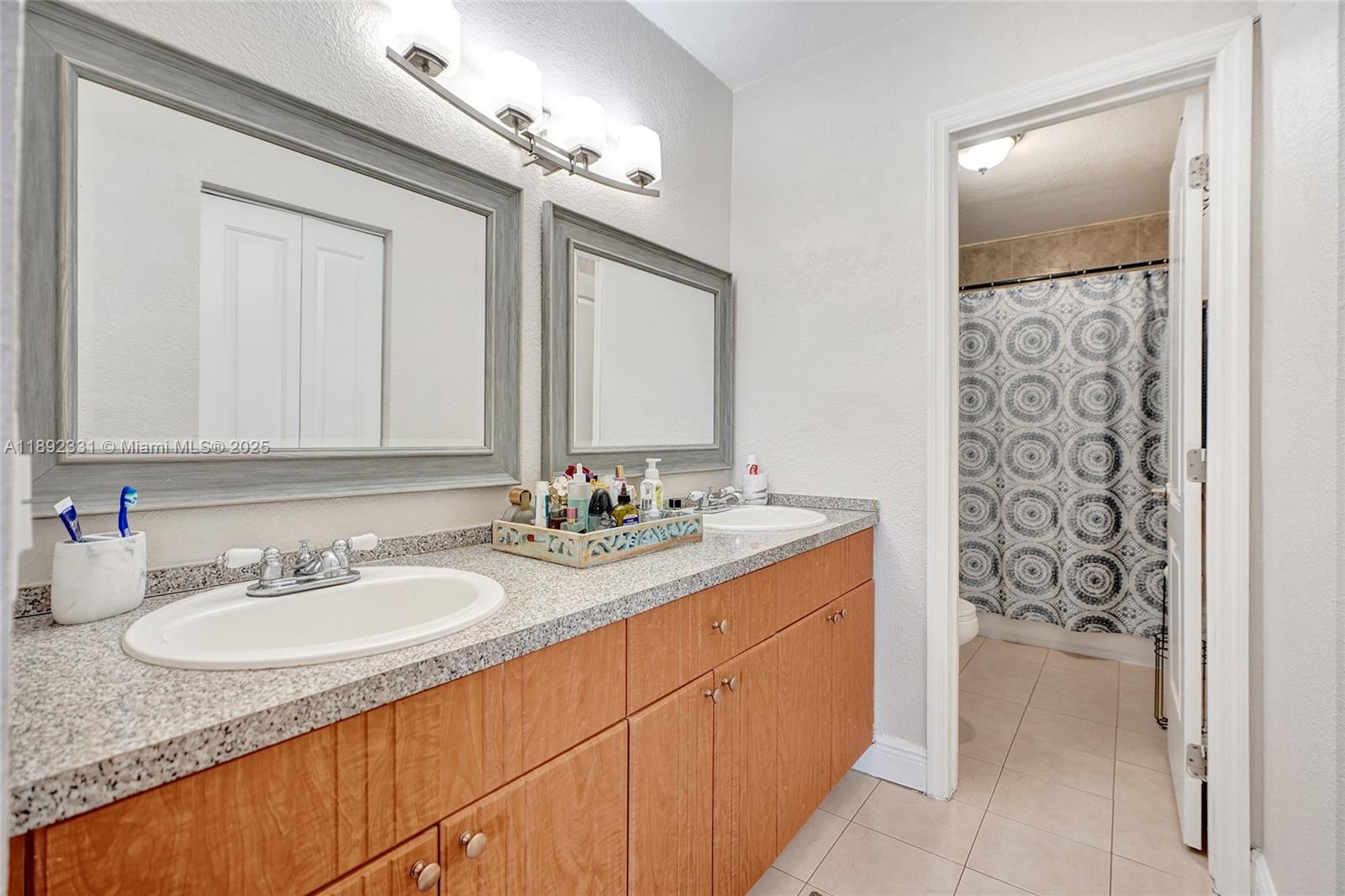FIRST ADDN TO PALM SPRING - Residential