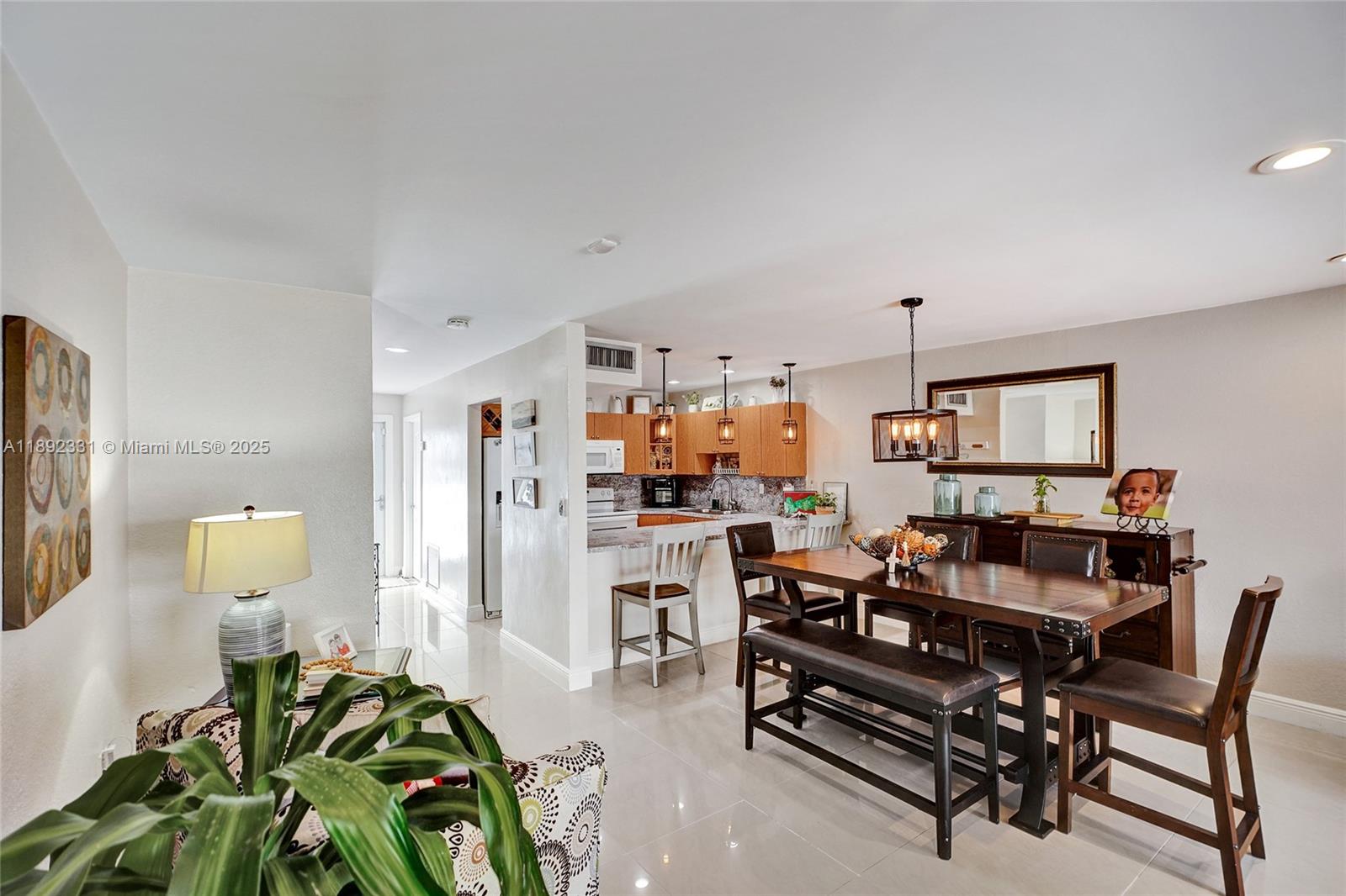 FIRST ADDN TO PALM SPRING - Residential