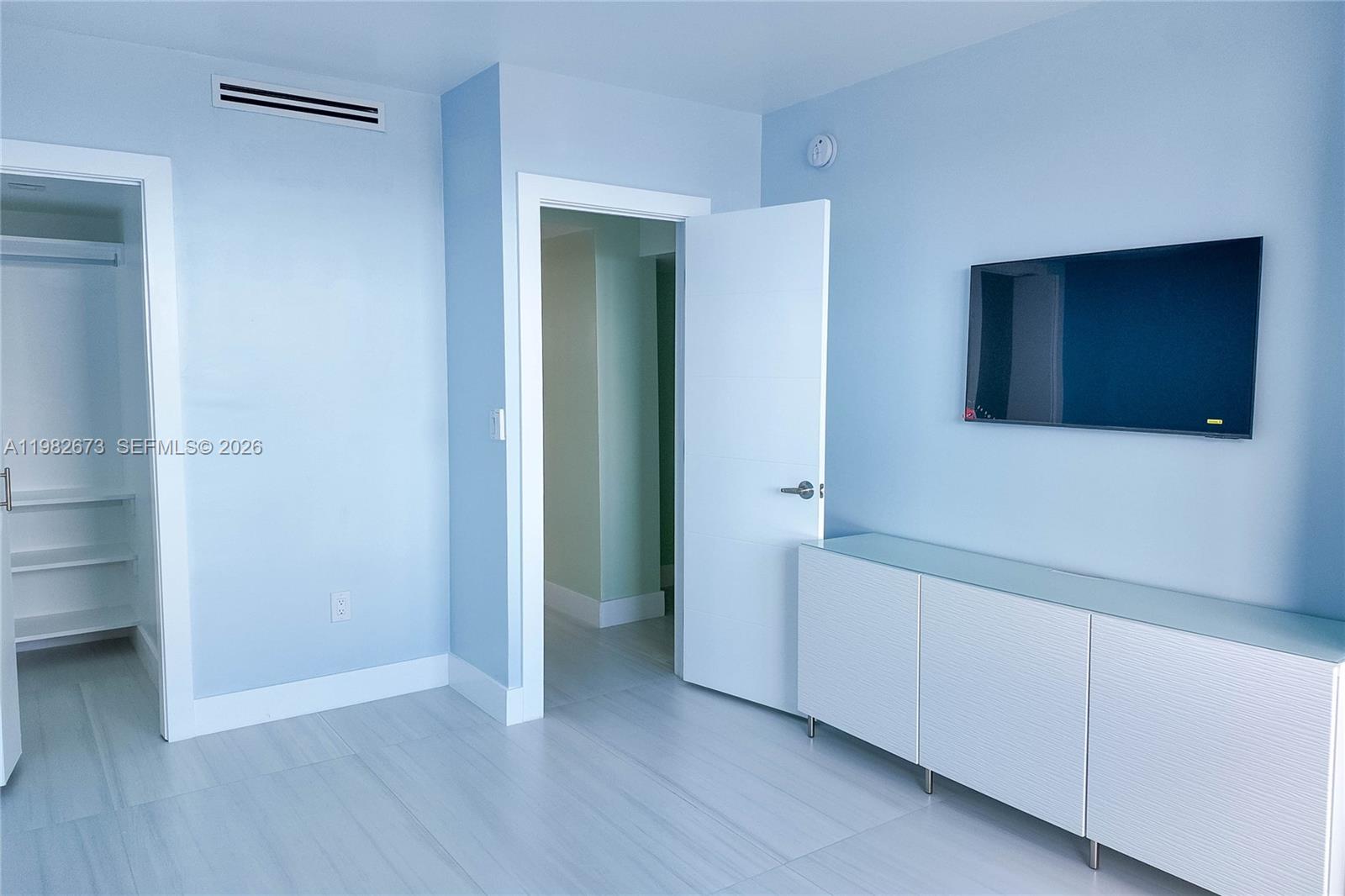 HEMISPHERES CONDO - Residential Lease