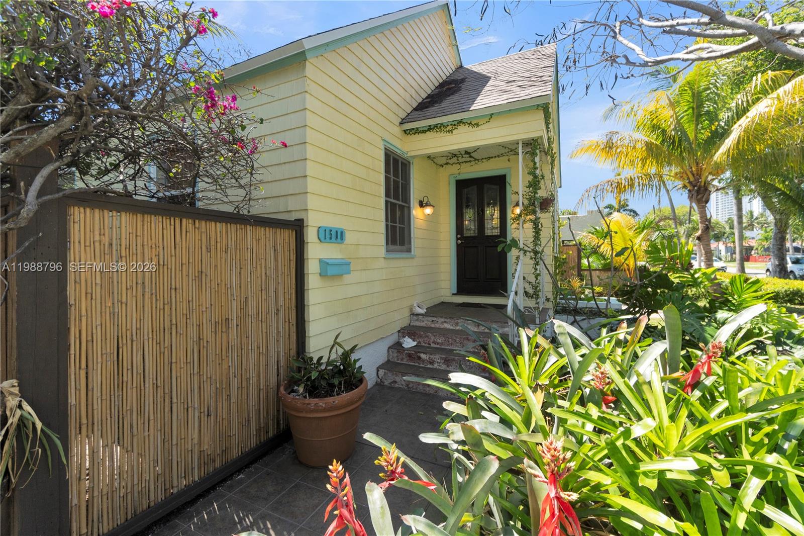 HOLLYWOOD - Residential