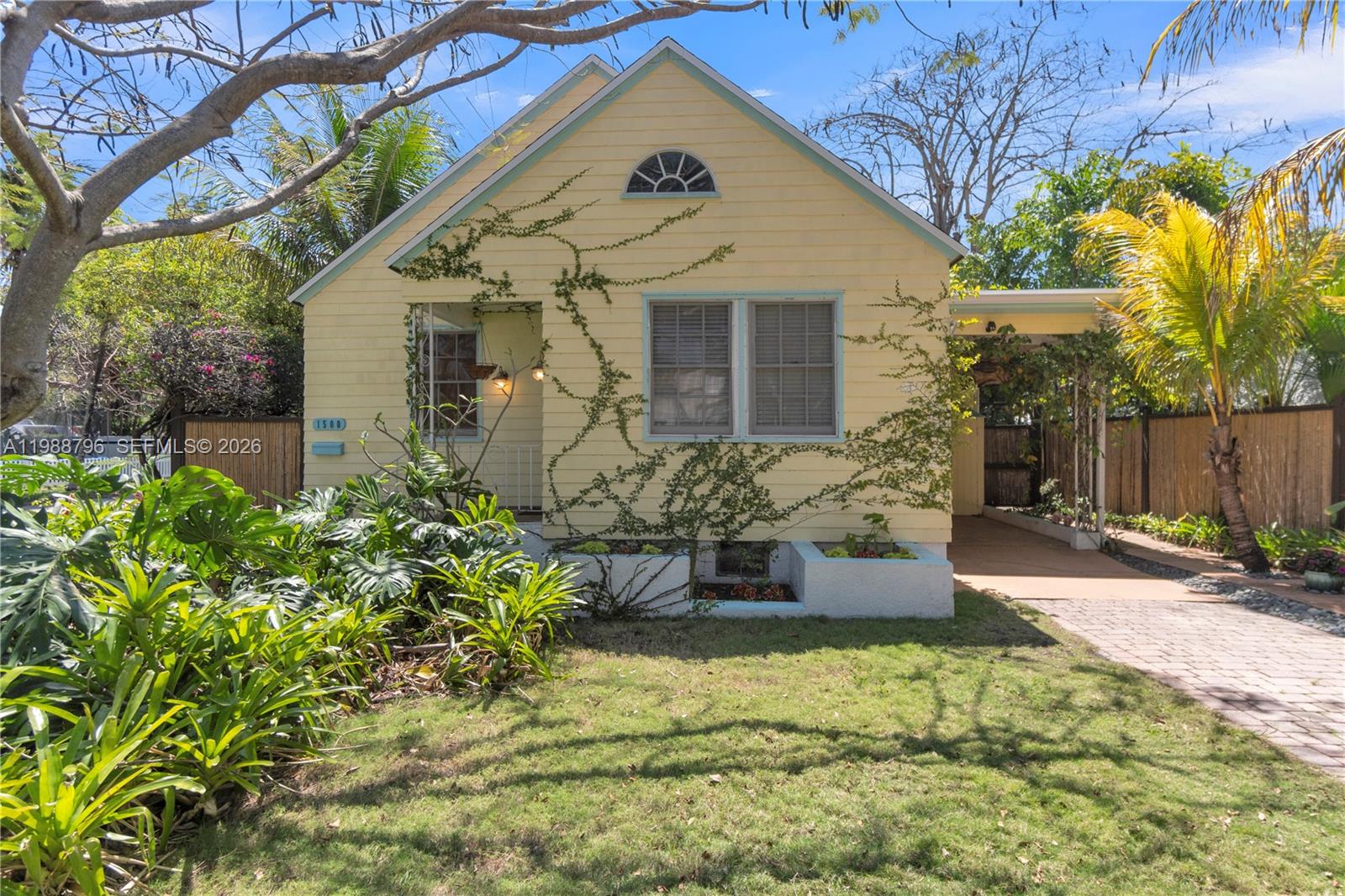 HOLLYWOOD - Residential