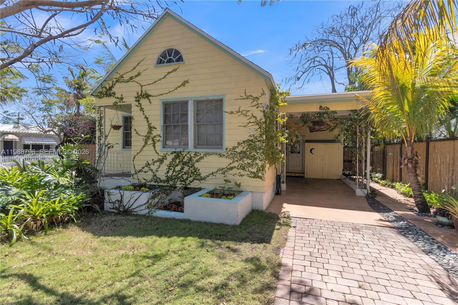 HOLLYWOOD - Residential