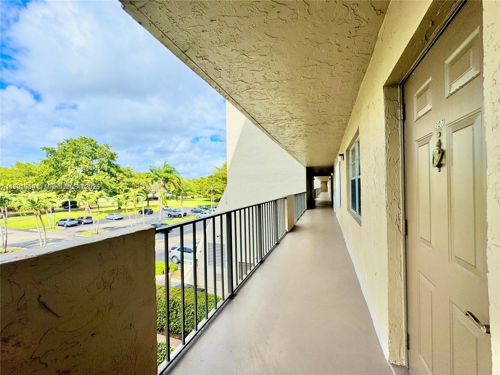 3150 W Rolling Hills Cir 307