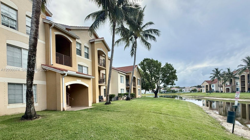 Photo of 4220 San Marino Blvd #303, West Palm Beach, FL 33409 (MLS # A12030374)