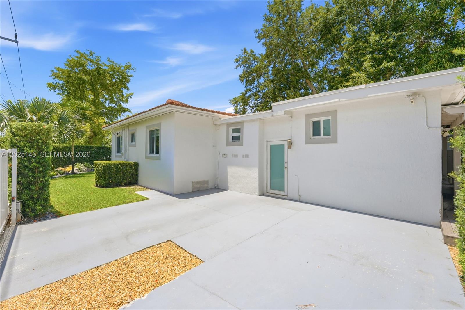 THE PINES - Residential