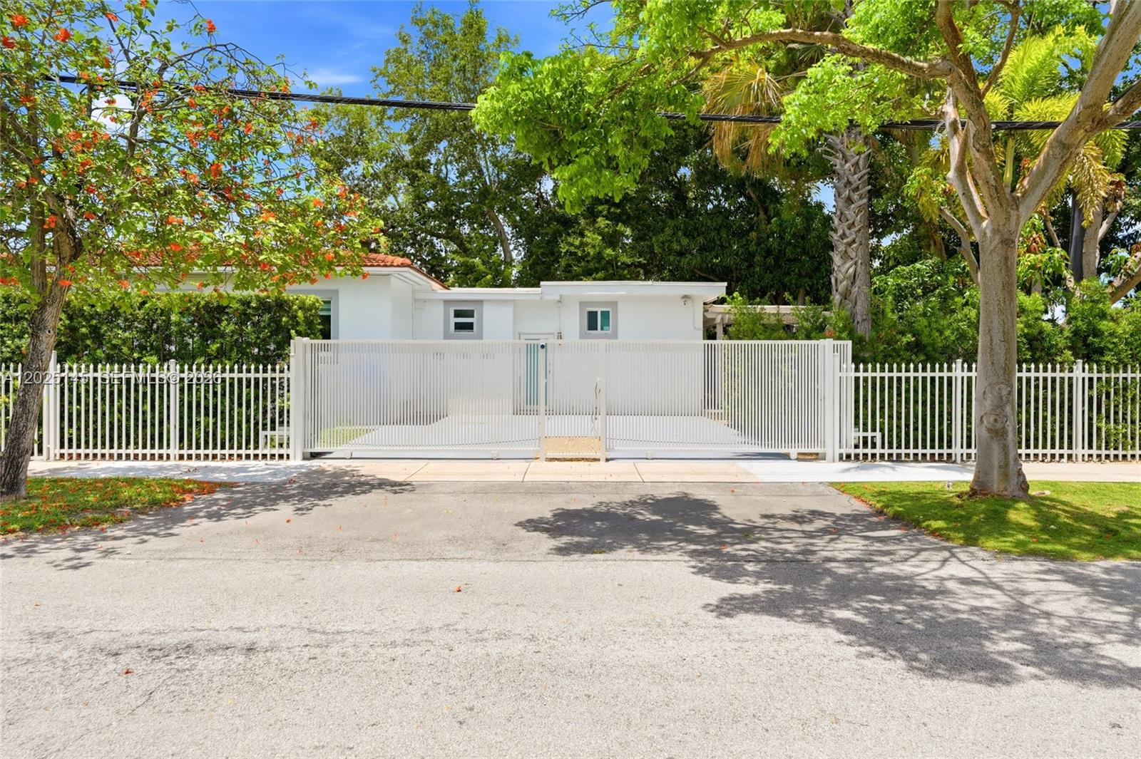 THE PINES - Residential