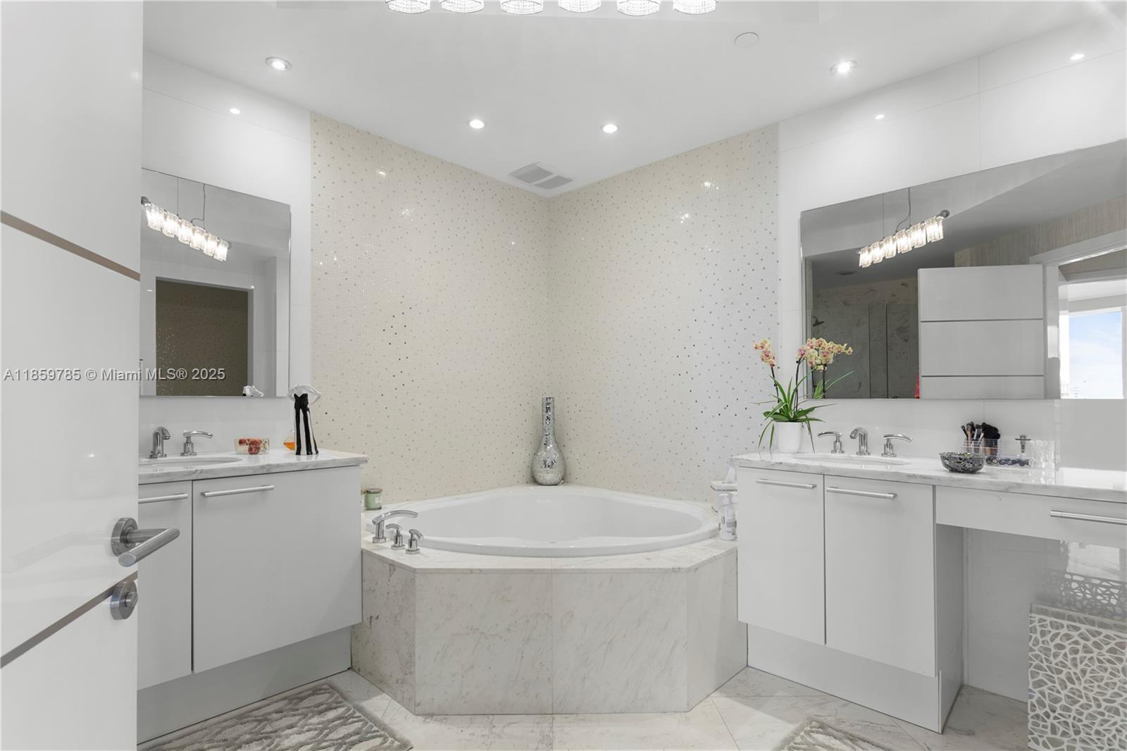 BELLINI AT WILLIAMS ISLAND - Residential