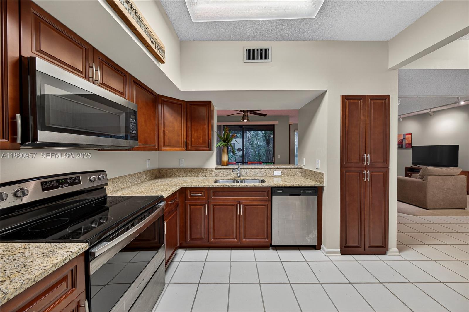 BRIDGEWATER CONDO - Residential