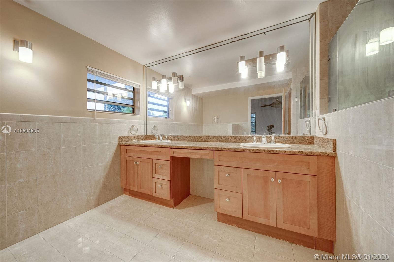 FREDERICK MANOR - Residential