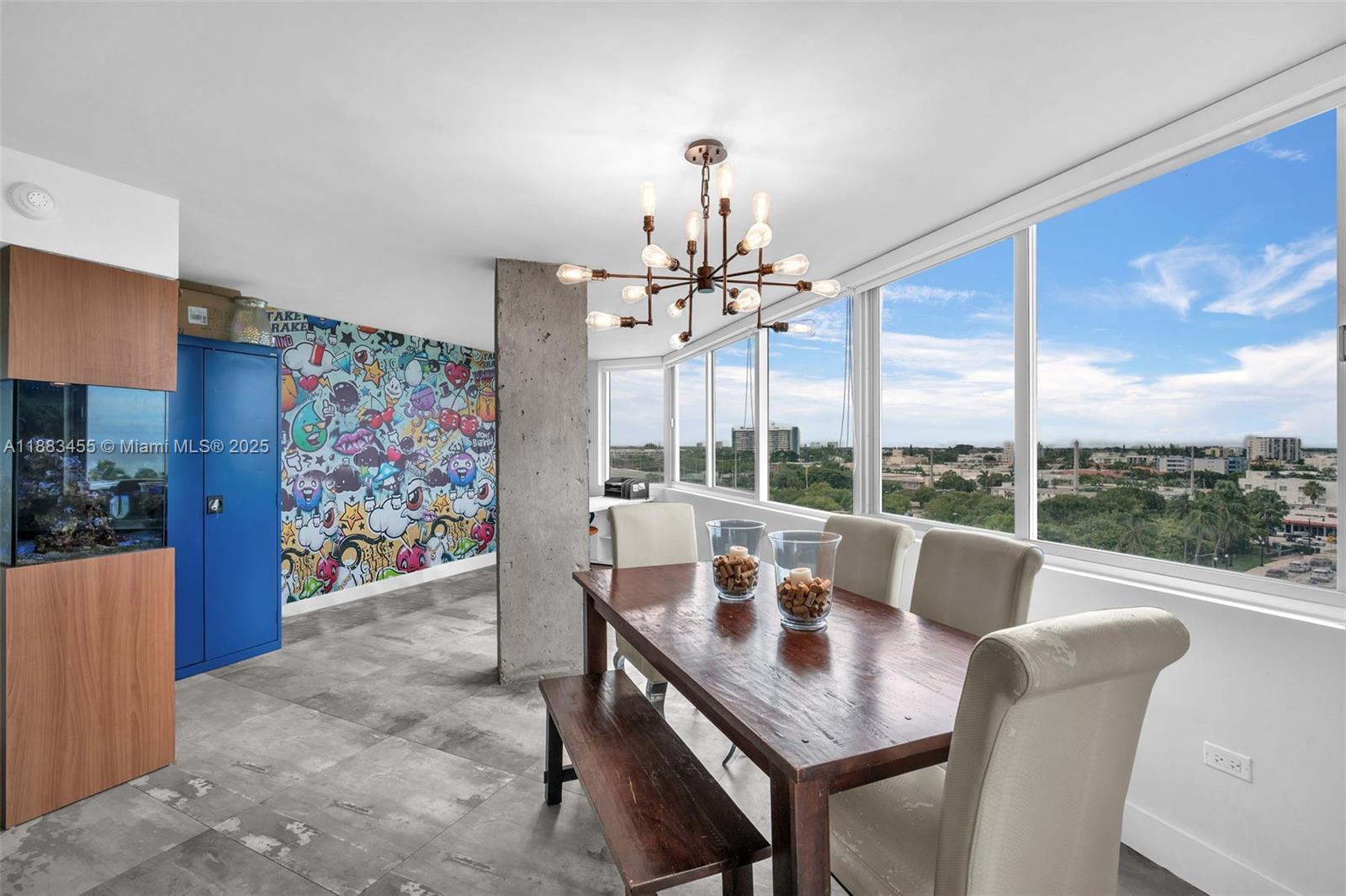 BURLEIGH HOUSE CONDO - Residential