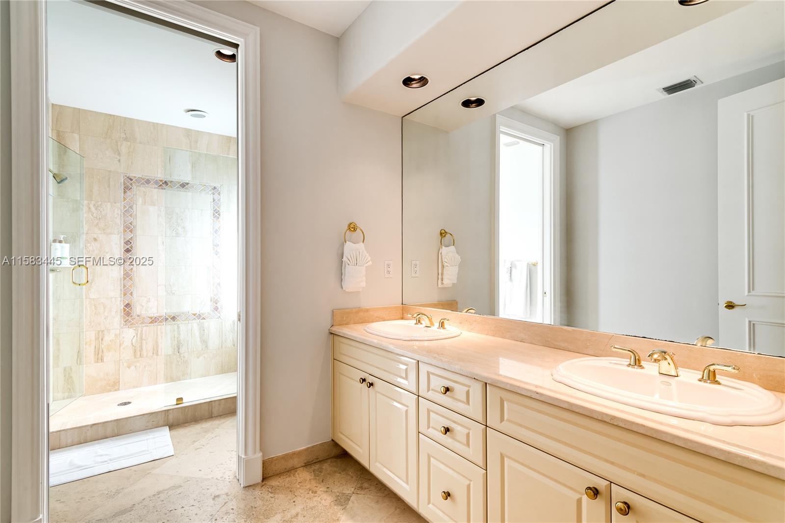 IDLEWYLD - Residential Lease