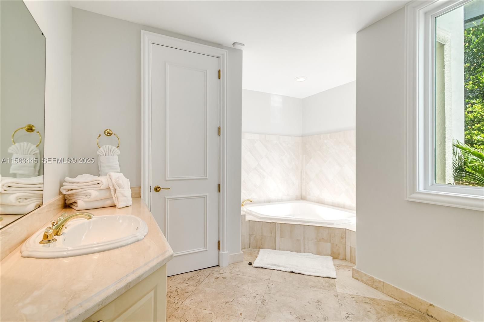 IDLEWYLD - Residential Lease