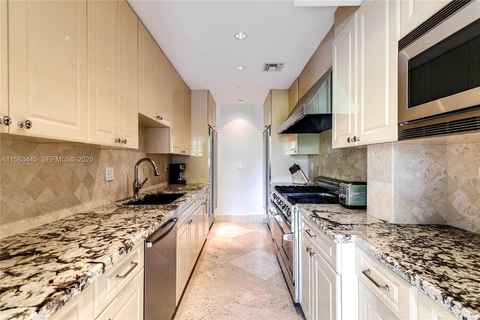 IDLEWYLD - Residential Lease