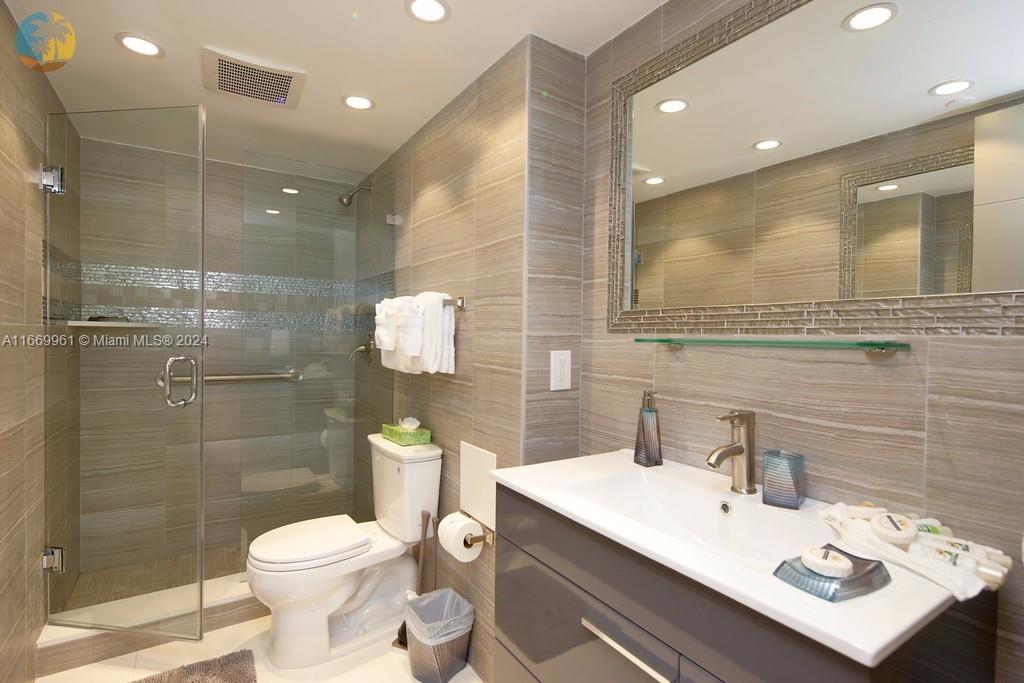 THE ALEXANDER CONDO - Residential