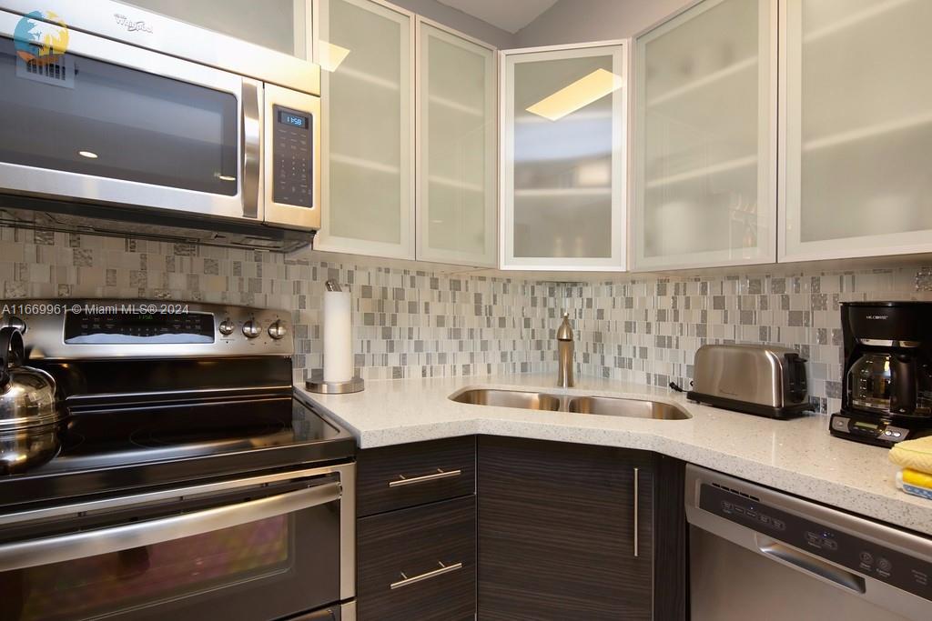 THE ALEXANDER CONDO - Residential