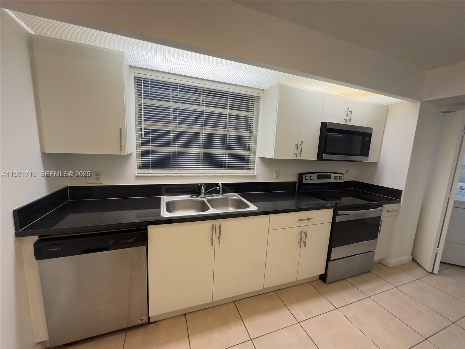 KEYS GATE CONDO NO ONE - Residential Lease