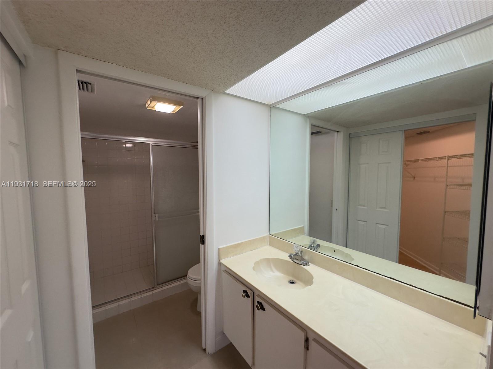 KEYS GATE CONDO NO ONE - Residential Lease