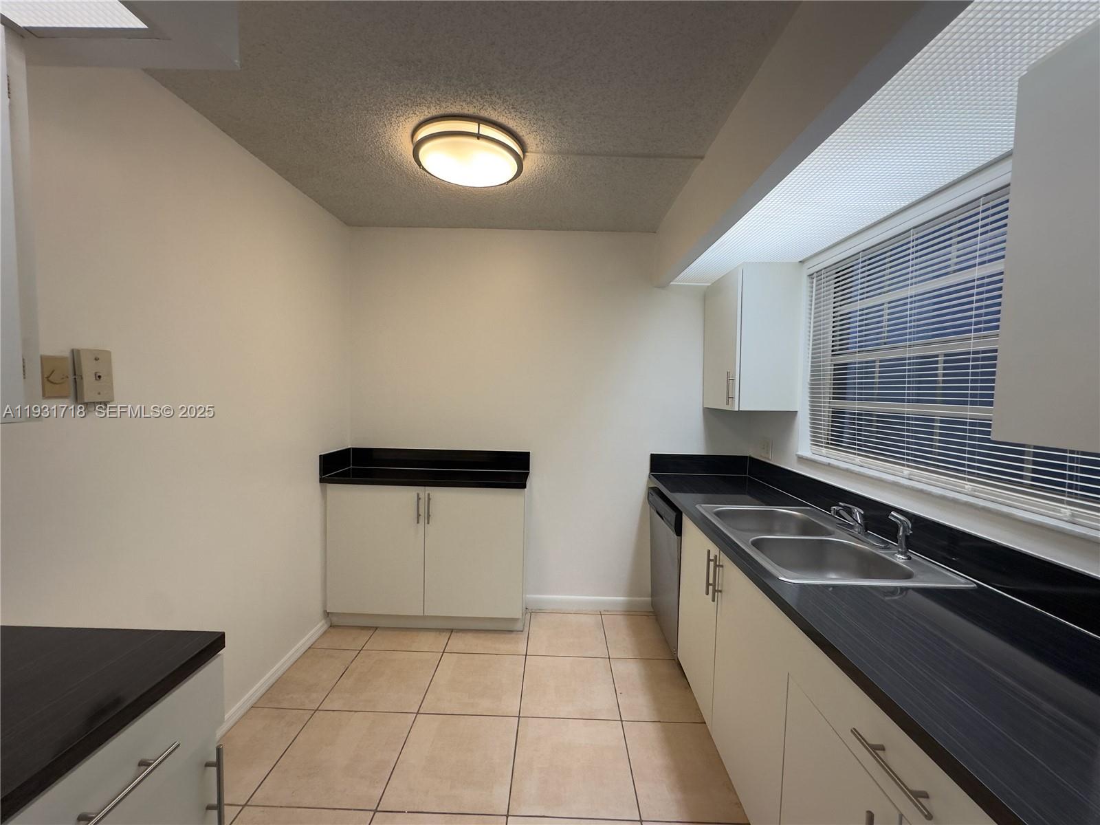 KEYS GATE CONDO NO ONE - Residential Lease