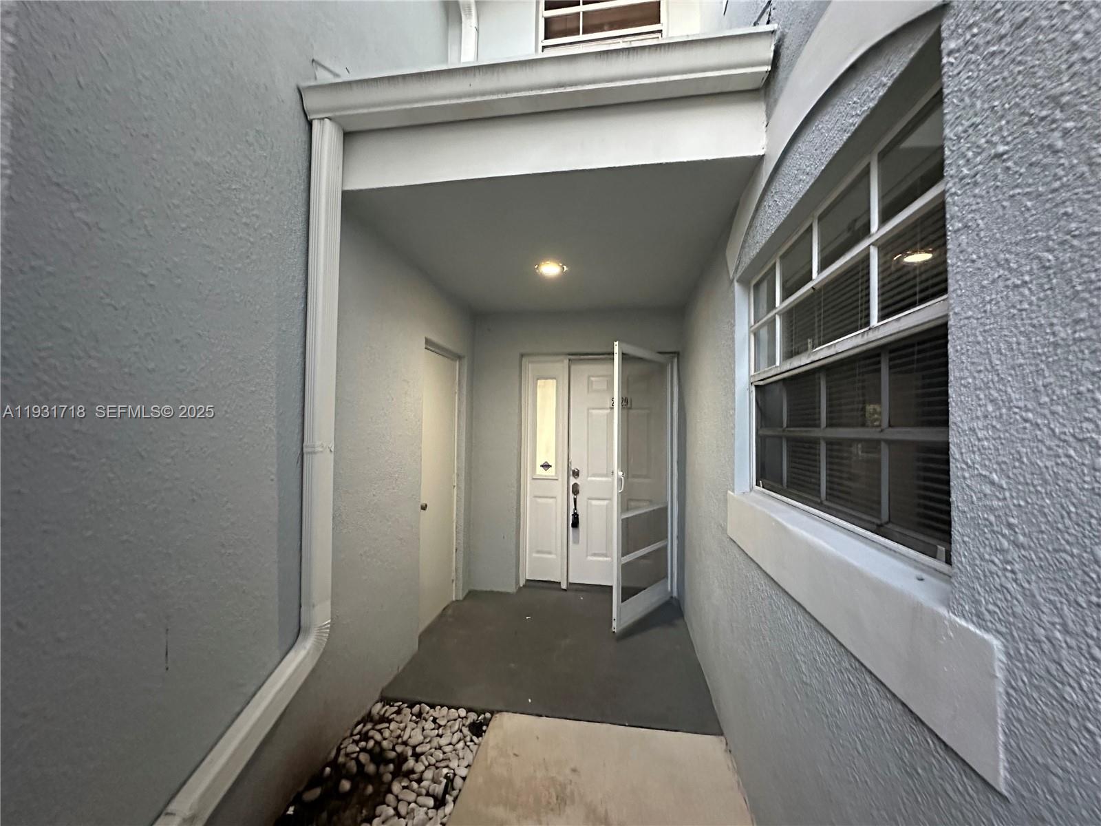 KEYS GATE CONDO NO ONE - Residential Lease
