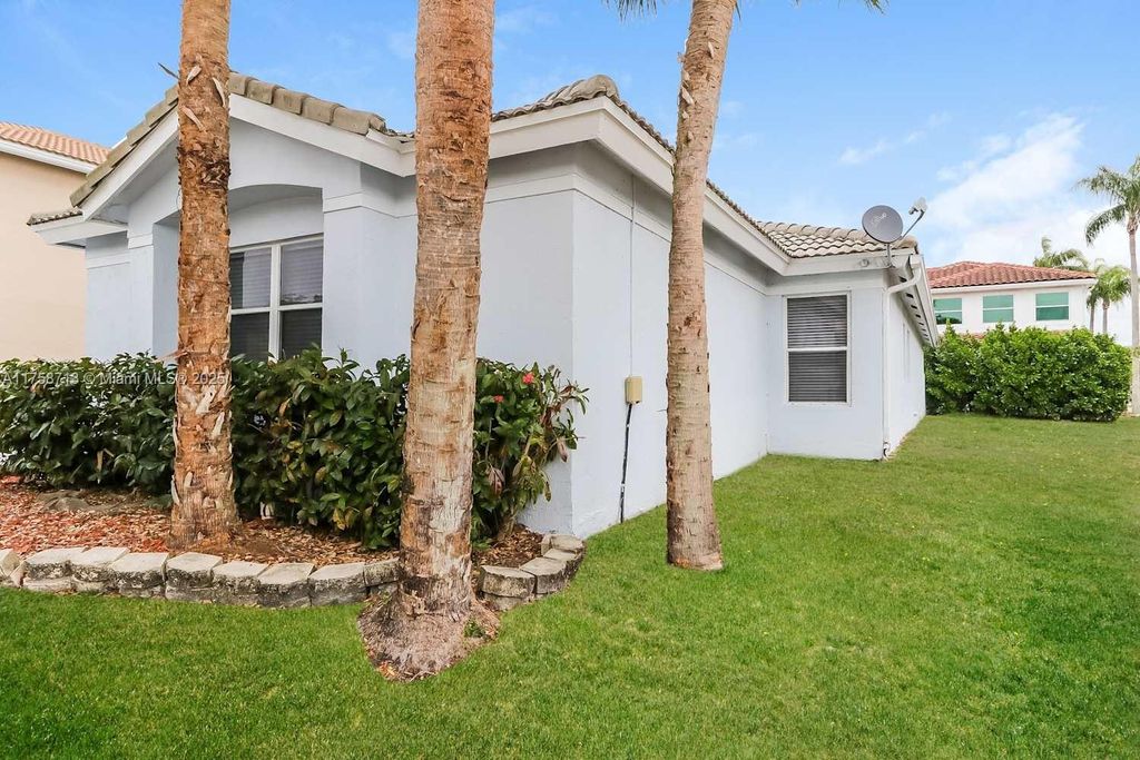 Photo of 11146 Harbour Springs Cir, Boca Raton, FL 33428 (MLS # A11758713)