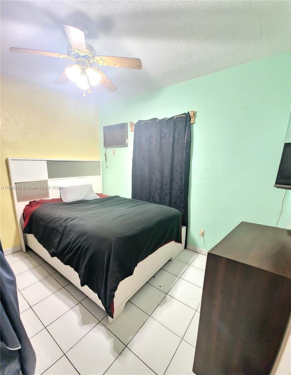 HIALEAH 3RD ADDN - Residential