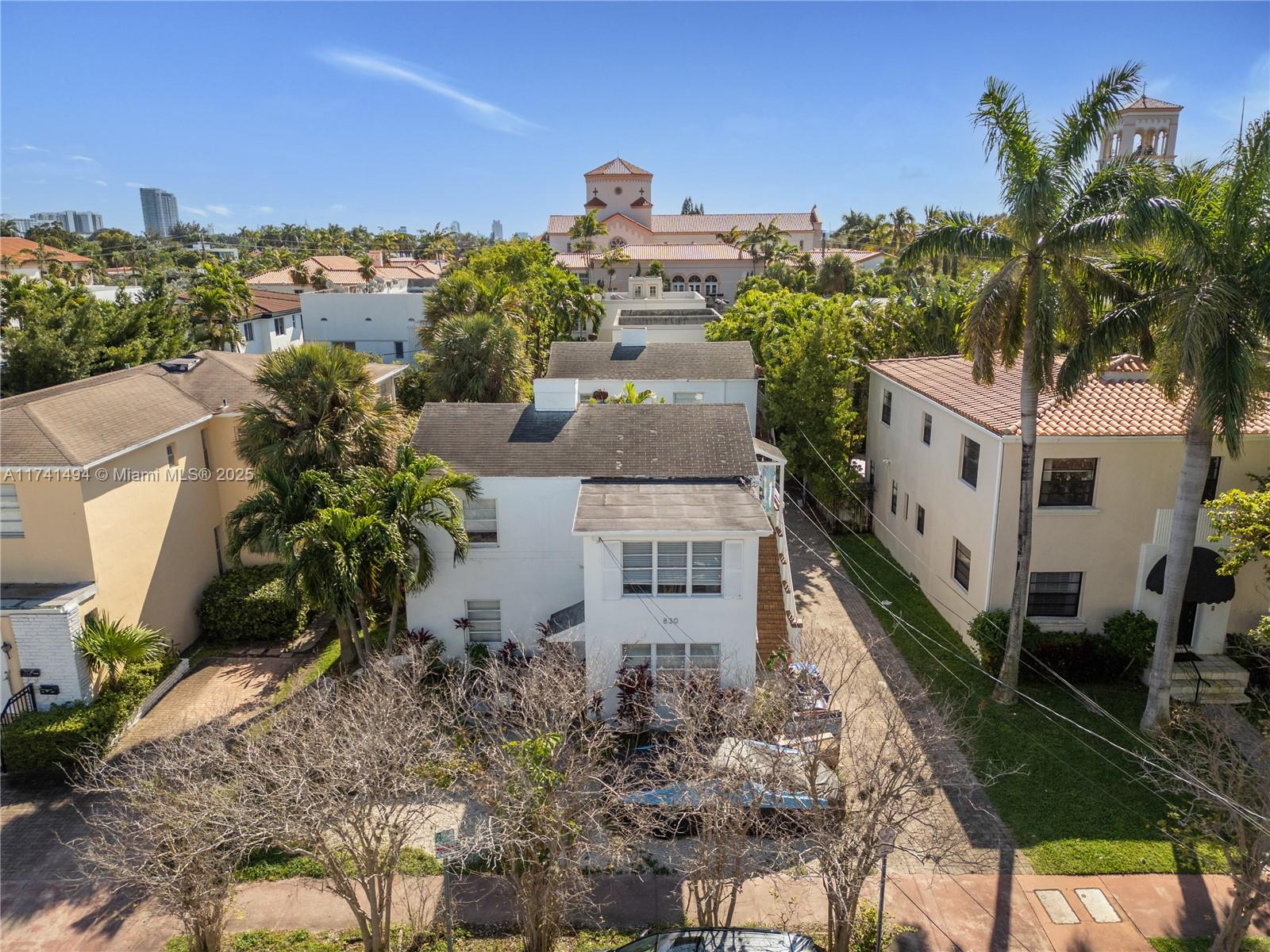 Prime and Incredible investment opportunity Miami Beach Courtyard located at 830 W 40h Street, Miami Beach! This is a fully occupied 4-unit multi-family building plus a bonus efficiency offering modern, sunlit interiors, spacious layouts, and a prime location in the heart of Miami Beach. Just steps from Arthur Godfrey and Alton Road. Best Schools , cafes, dining, shopping, houses of worship, Mt. Sinai Medical Center, Lincoln Road, Convention Center and much more. This property combines plush living with easy access to vibrant Mid Beach and South Beach. Ideal for long-term rentals, each unit is designed to capture the tropical charm and elegance of Miami. Embrace the potential for high returns in a sought-after area—an unparalleled asset for any portfolio! walking distance to everything