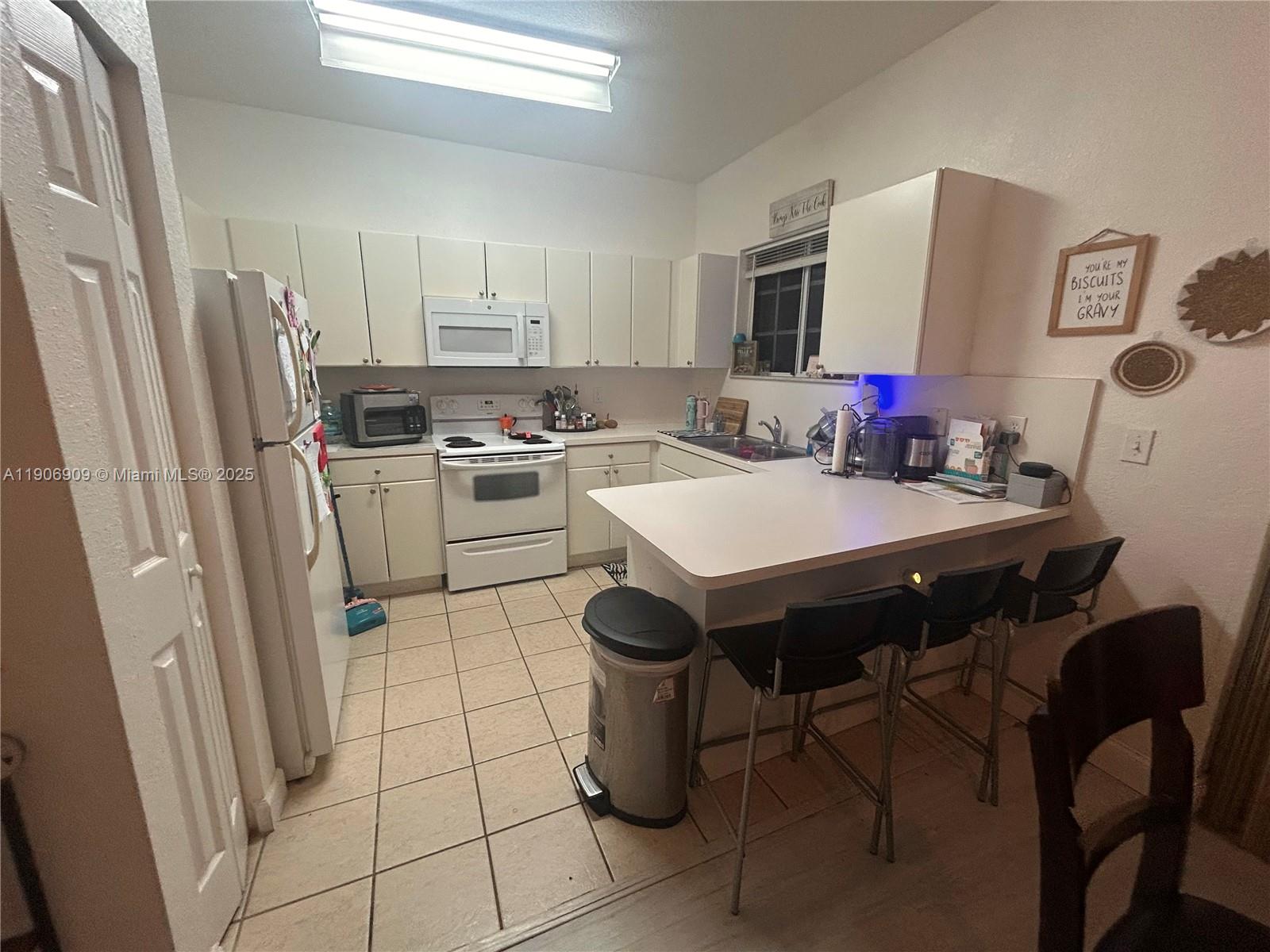 CARIBBEAN ISLES VILLAS CO - Residential Lease