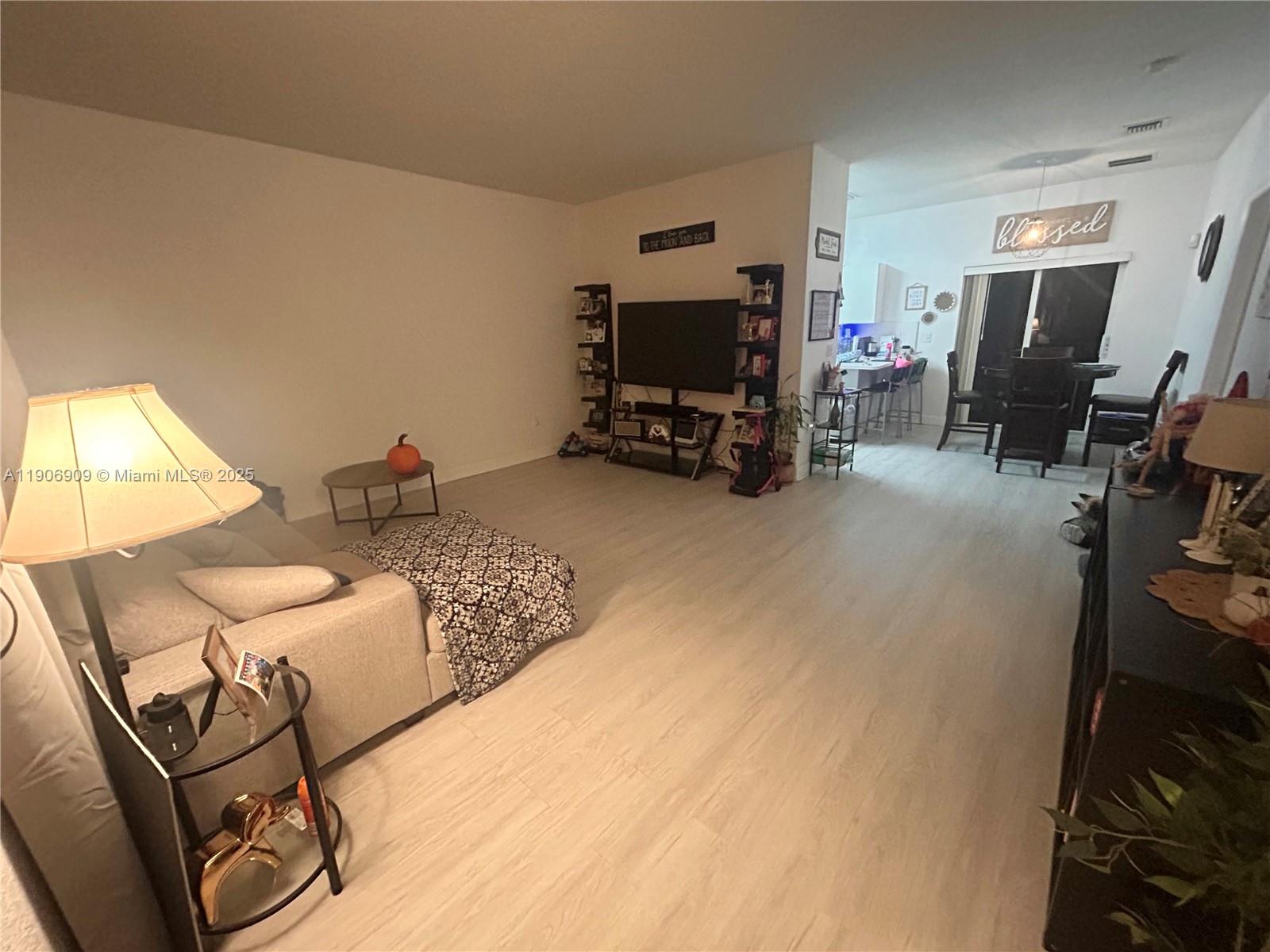 CARIBBEAN ISLES VILLAS CO - Residential Lease