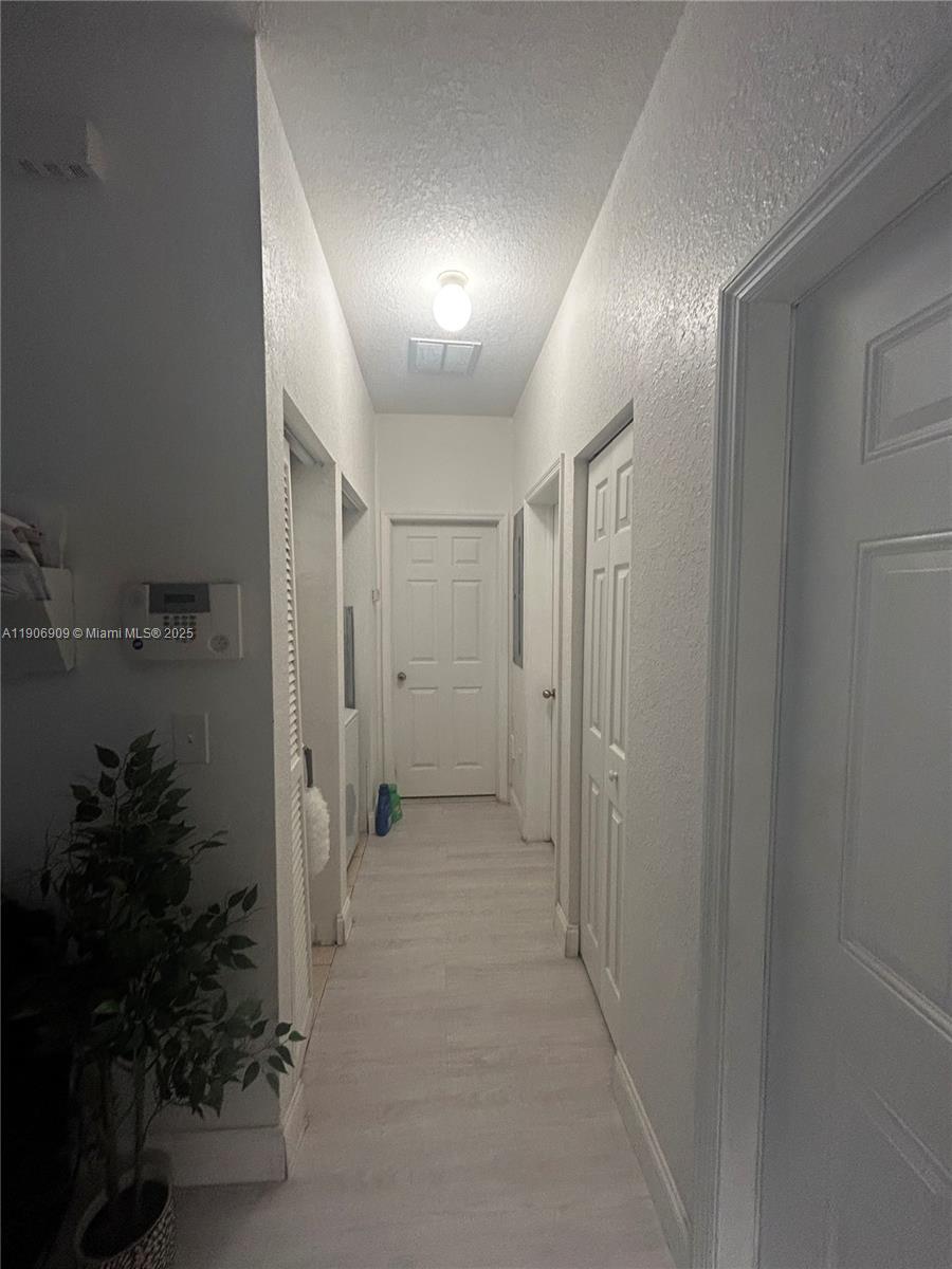 CARIBBEAN ISLES VILLAS CO - Residential Lease