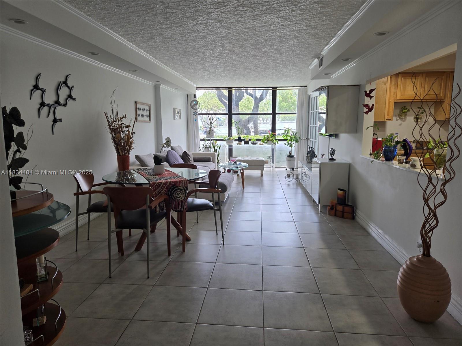 1000 Parkview Dr 114