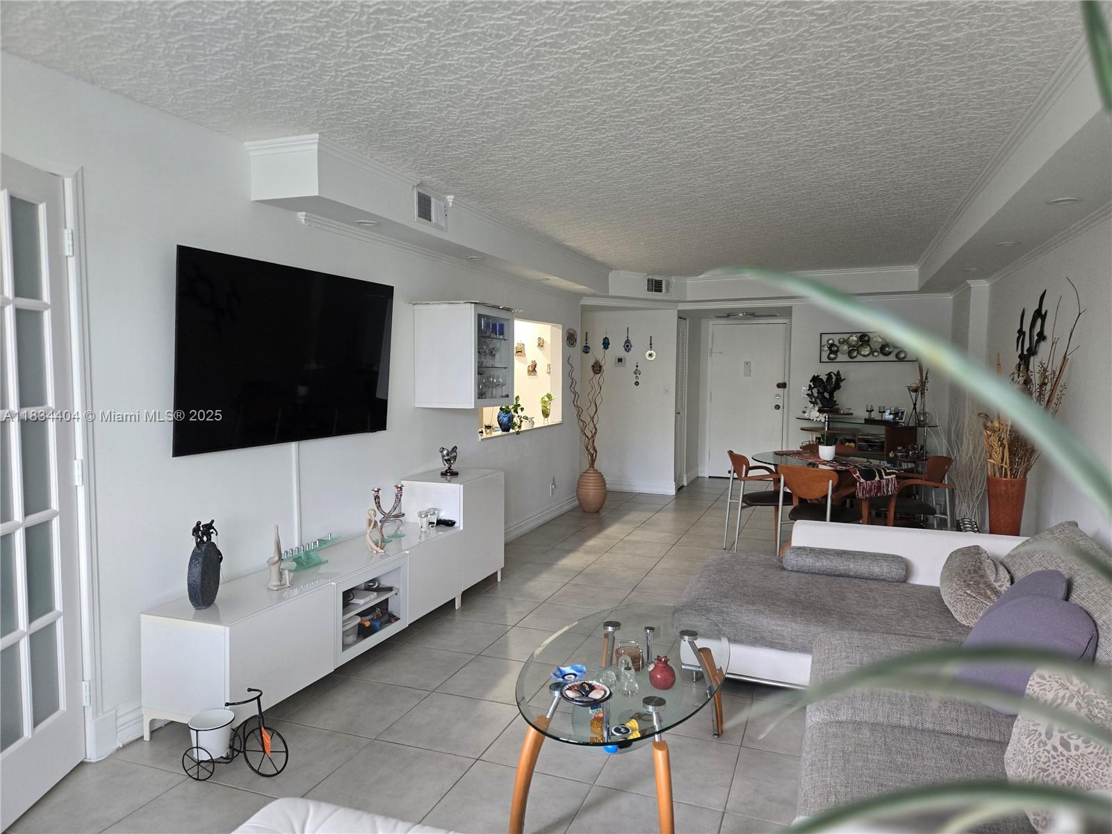 1000 Parkview Dr 114
