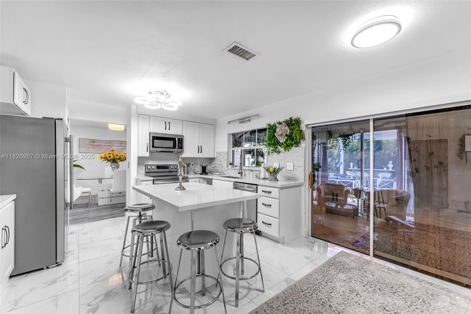 VENEZIA HOMES ESTATES IST - Residential