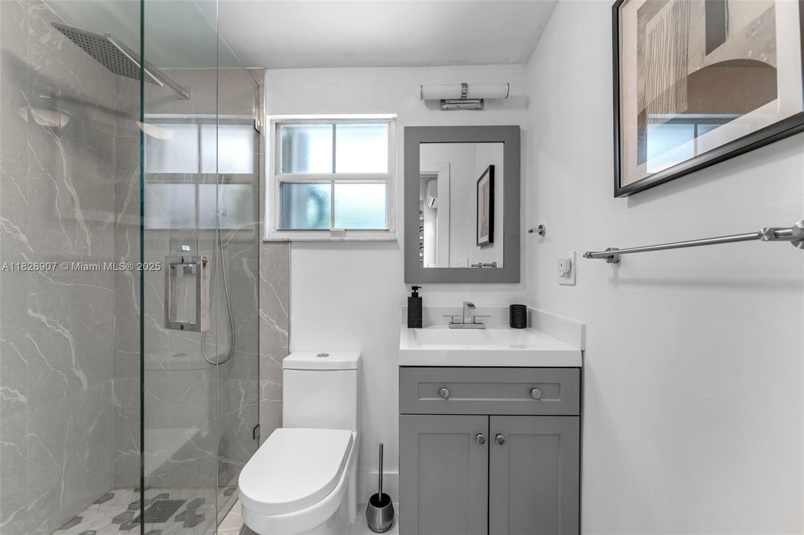 VENEZIA HOMES ESTATES IST - Residential