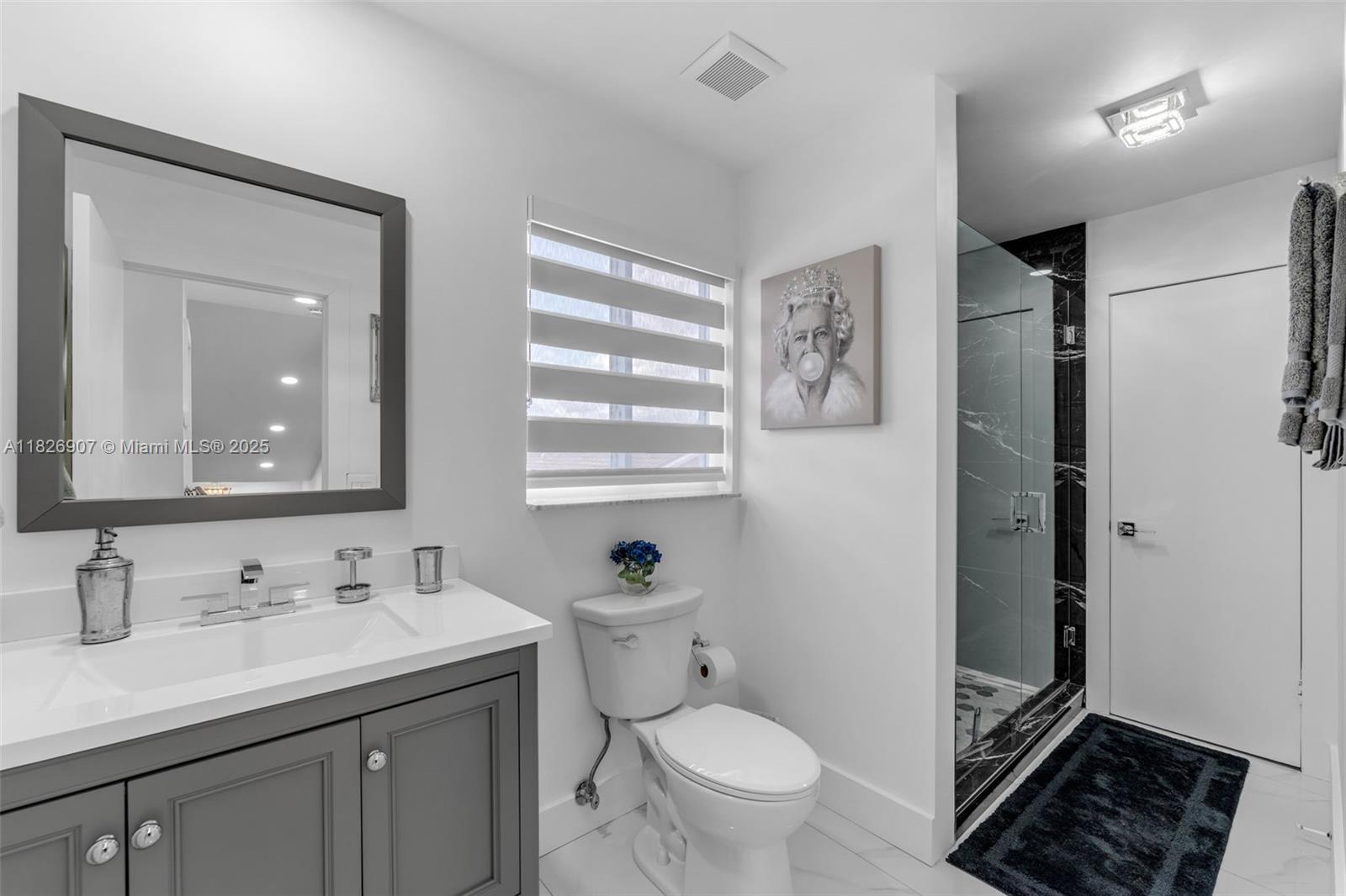 VENEZIA HOMES ESTATES IST - Residential