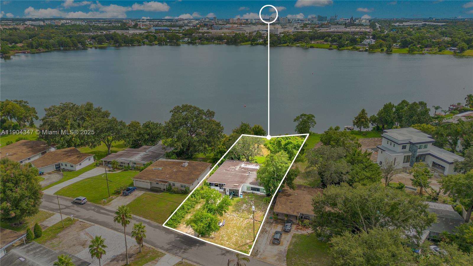 LAKE CANE VILLA - Residential