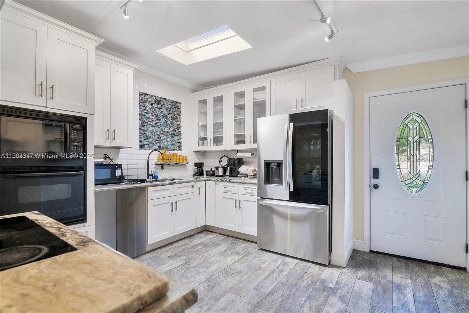 LAKE CANE VILLA - Residential