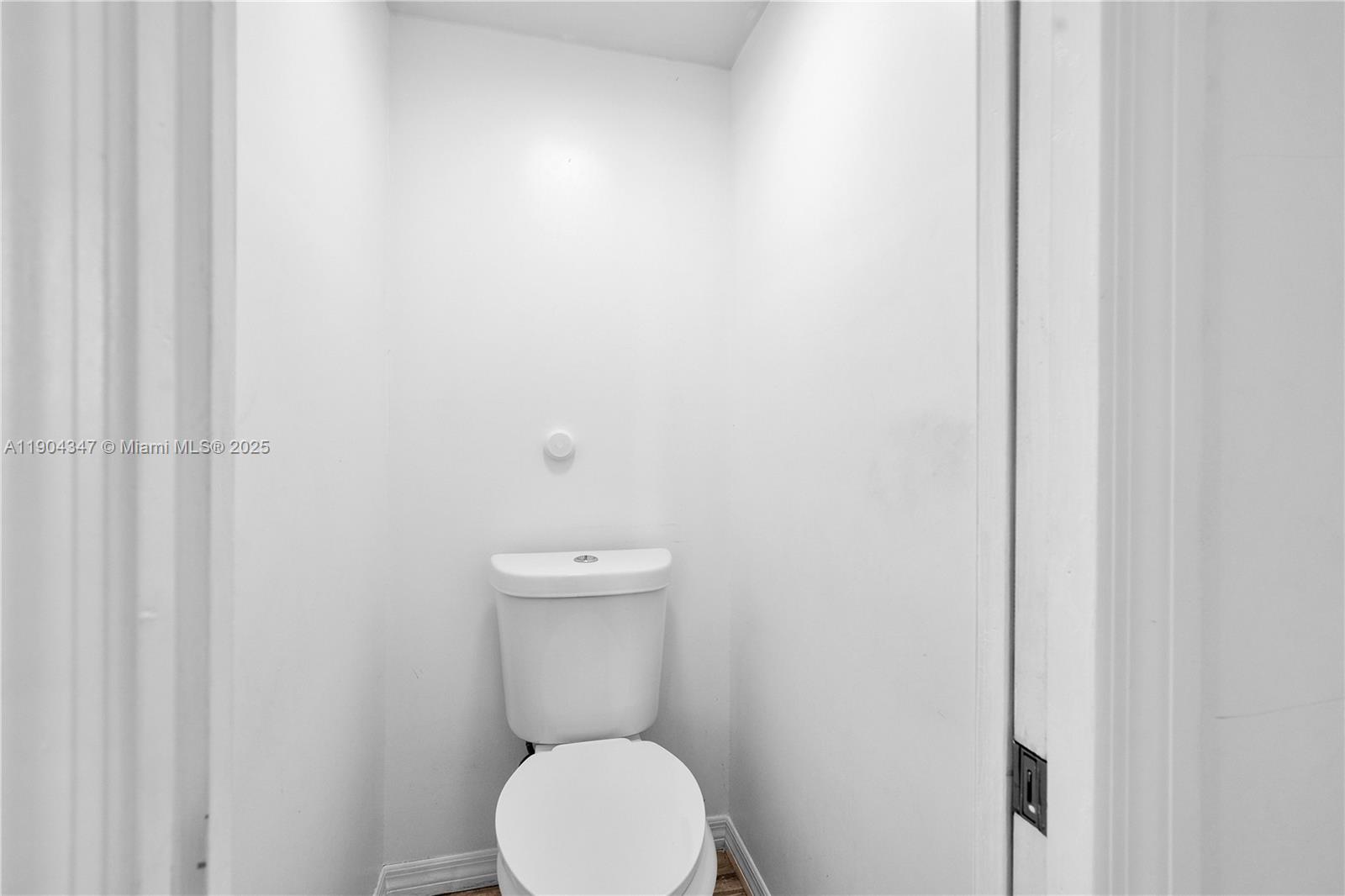 LAKE CANE VILLA - Residential