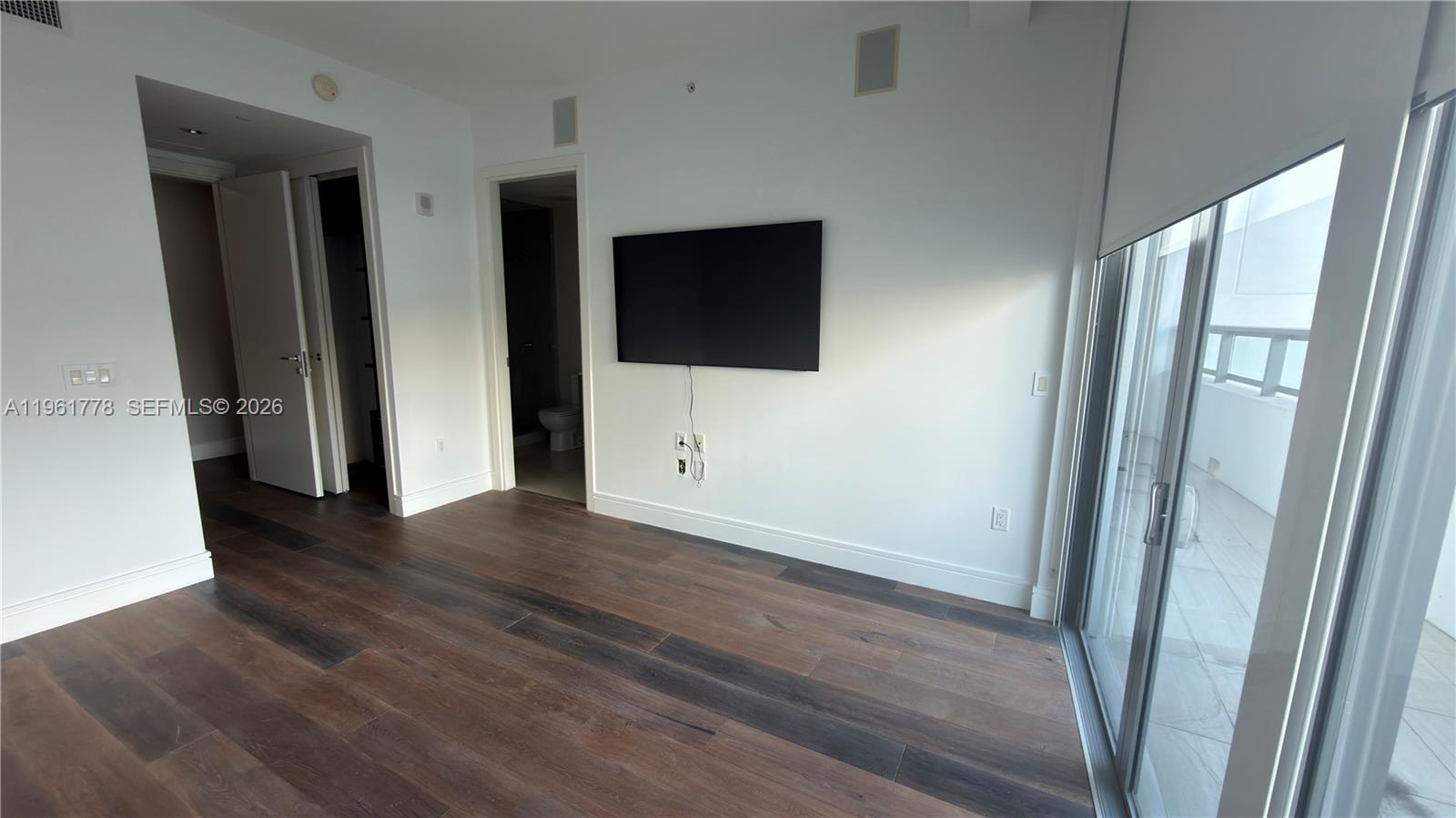 ECHO CONDO - Residential