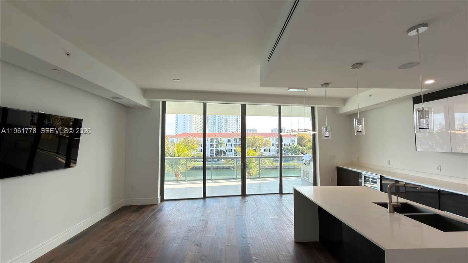 ECHO CONDO - Residential