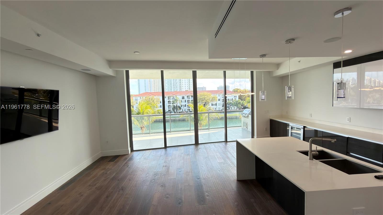 ECHO CONDO - Residential