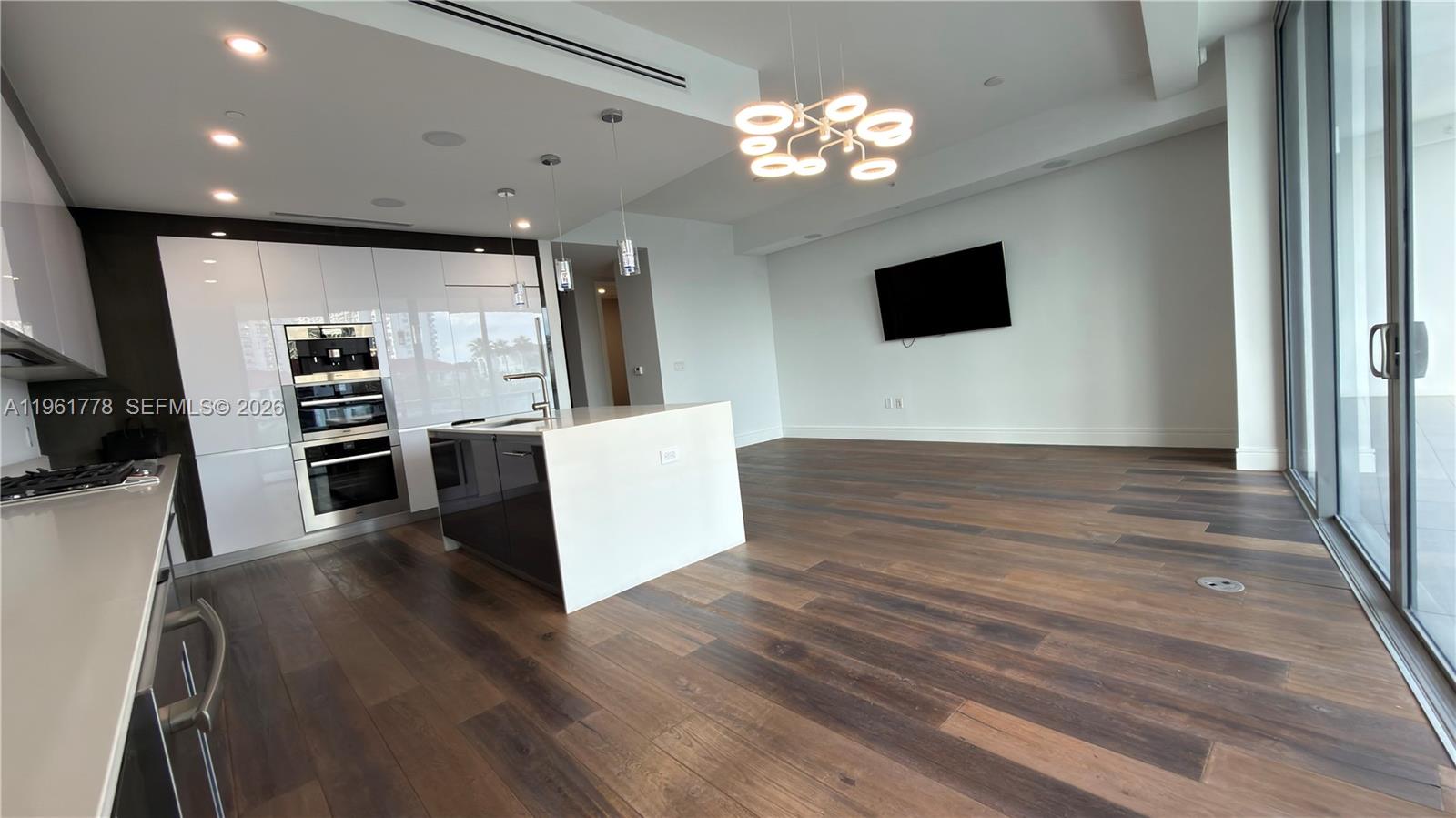 ECHO CONDO - Residential