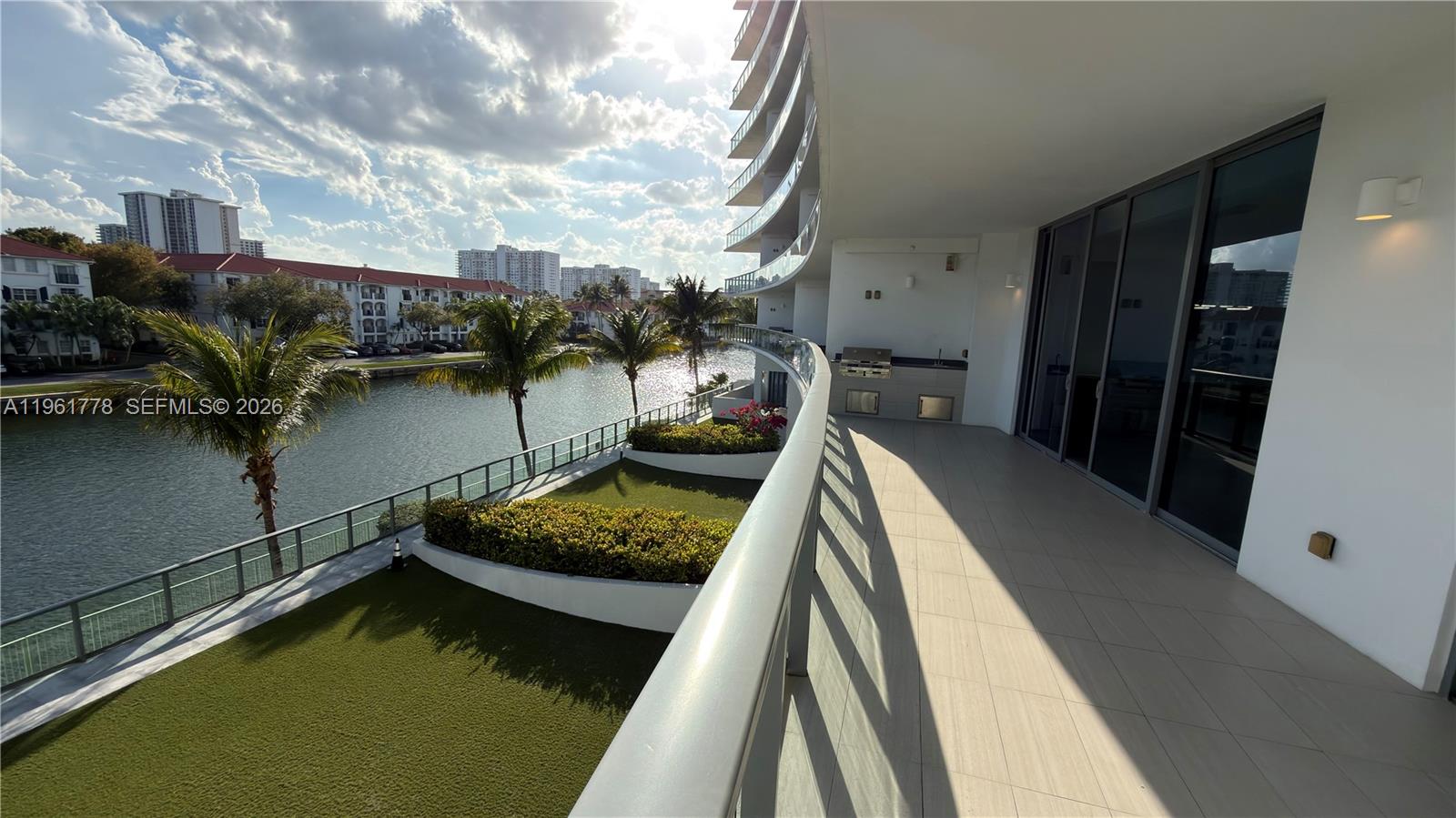 ECHO CONDO - Residential