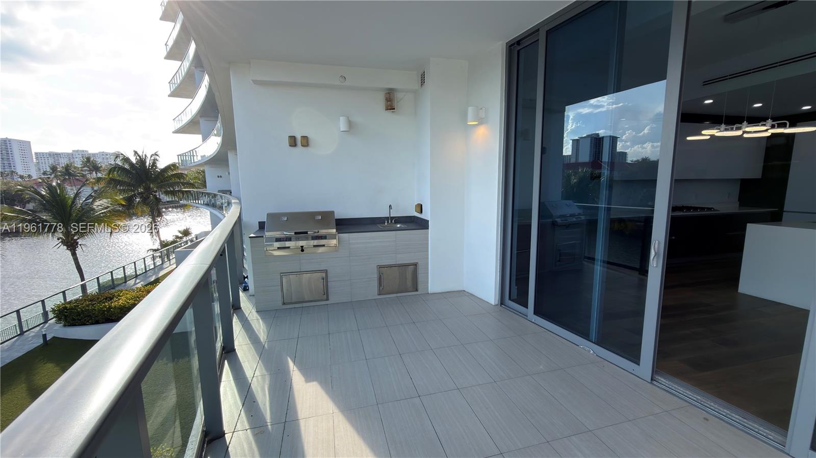 ECHO CONDO - Residential